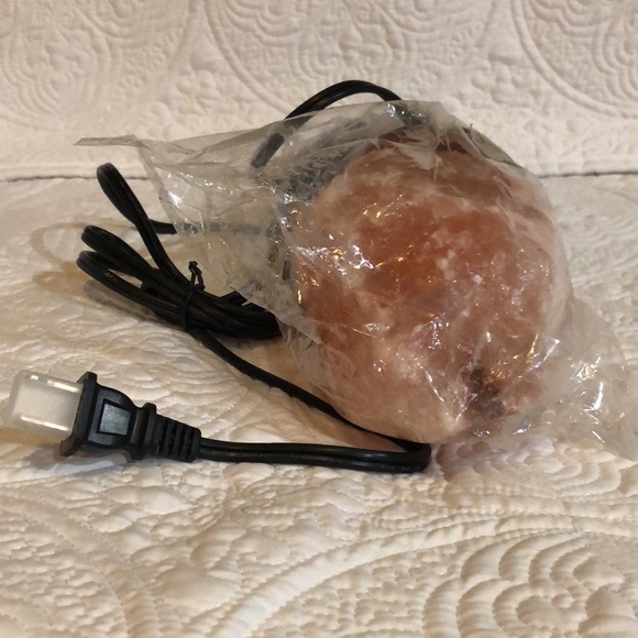 Himalayan Rock Salt Lamp - Picture 12 of 13